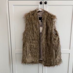 NWT Banana Republic Faux Fur vest size MP